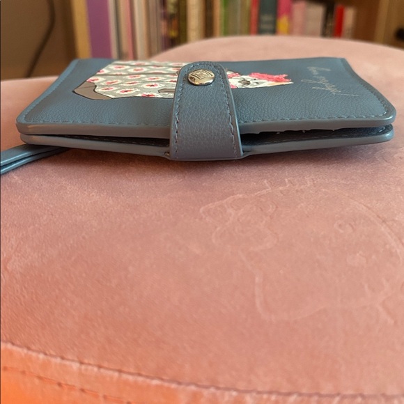 Vera Bradley Passport Wallet - Cat’s Meow - Picture 7 of 8